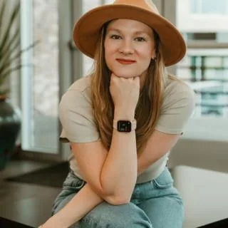 Allison Blossey, LPC-Associate · Navy Veteran